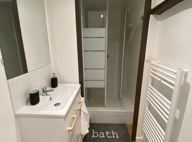 Le Bassam, Proche Aeroport *